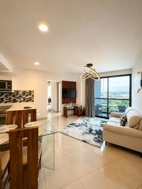 Discover this fully furnished penthouse at Núcleo Sabana, ideal for expats, executives, and professionals looking for comfort, ...