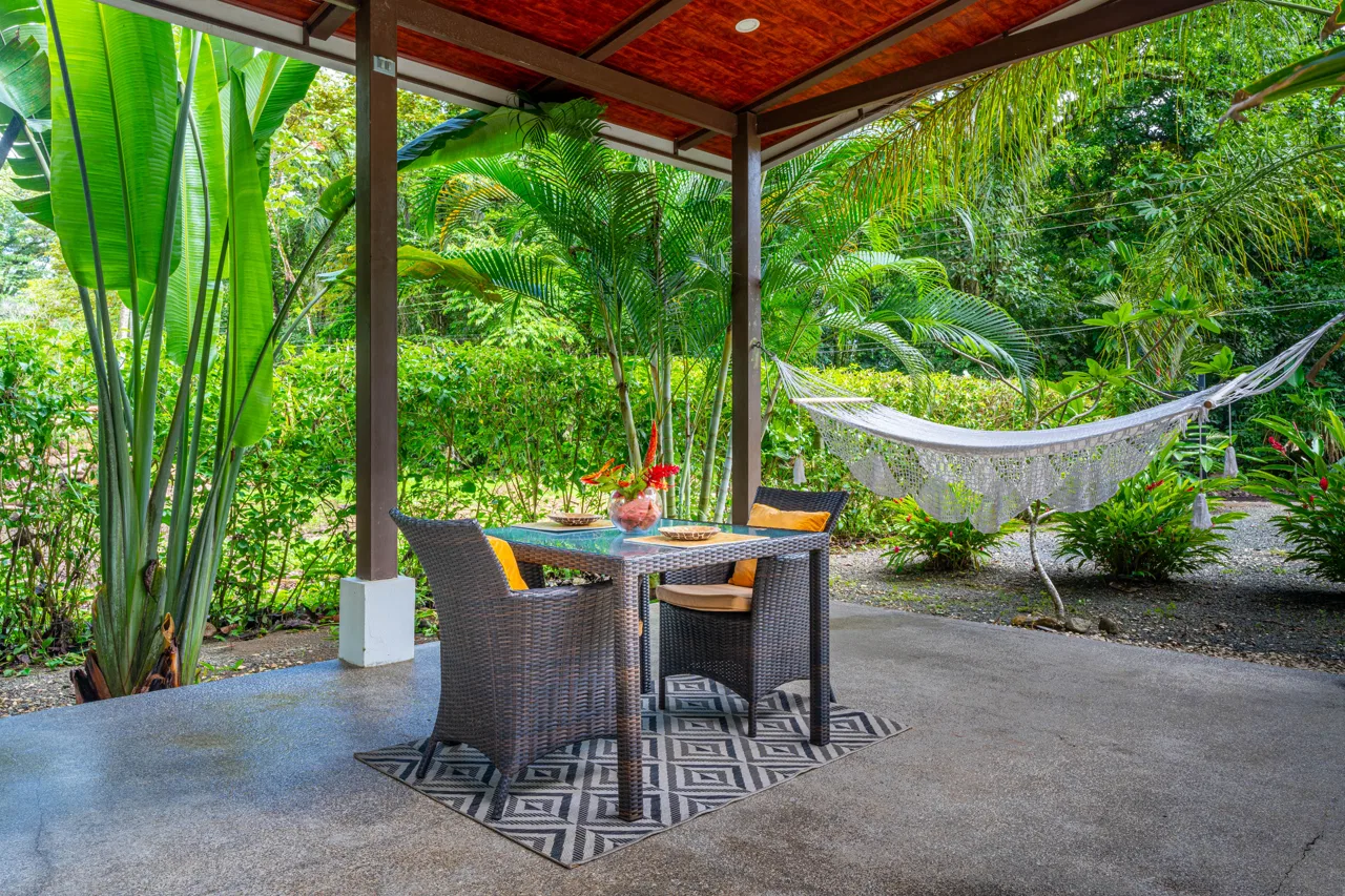 Tropical Modern Casita on ½ Acre / Saltwater Pool / Expansion Potential, photo 6