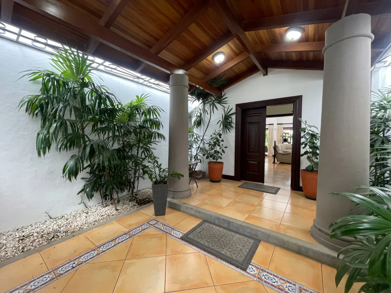 alquiler de Casa con piscina en Valle del Sol, Lindora, Santa Ana