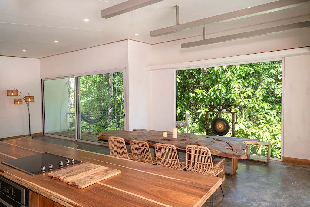 4 Bedroom Modern and Elegant Home in Gated Community – 1.42 Acres, photo 13