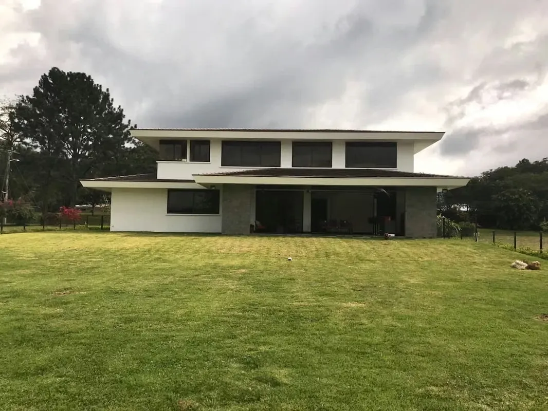 With a privileged location, in the private residential Los Reyes, is this house. Just minutes from Route 27 and with easy access and proximity to the most necessary shops, such as ...