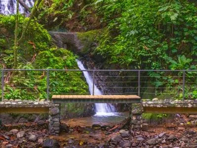 Tres Rios Waterfall House, photo 2