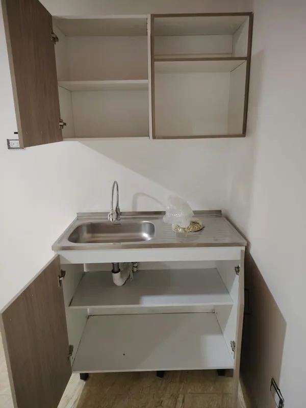 SE ALQUILA , 3 oficinas , recepcion , sala grande , dos baños , cocina , parqueo para 4 a 5 carros , porton electrico ., photo 5