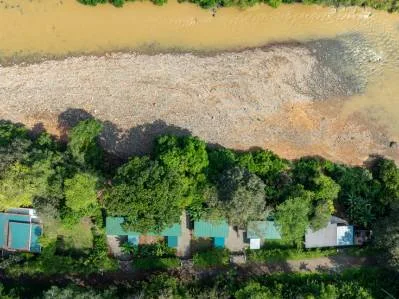 4 Unit Riverfront Micro Resort Minutes to Beach, photo 3