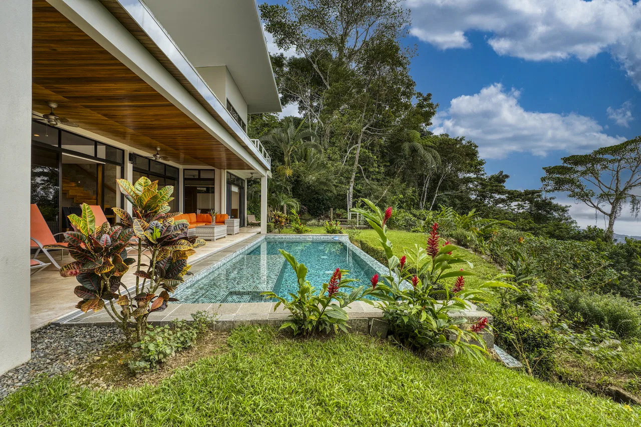 WHALE TAIL AND AMAZING OCEAN VIEWS 2 BEDROOM HOME FOR SALE, photo 13
