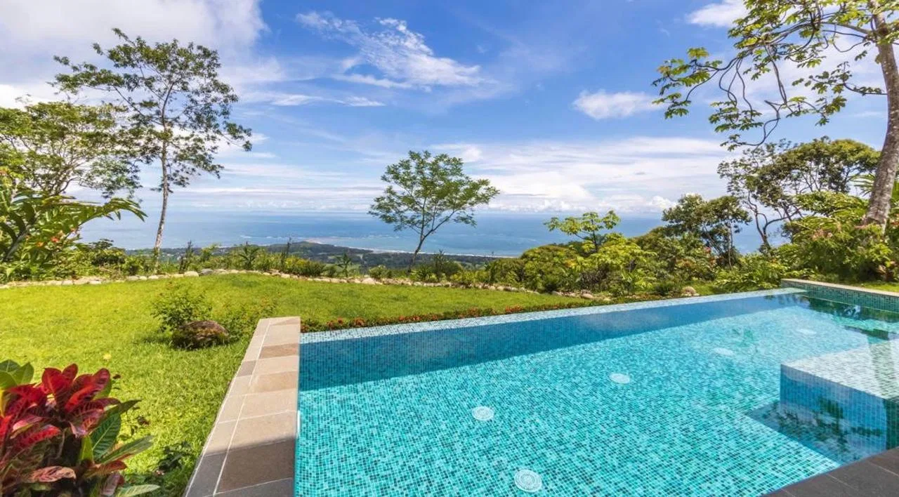 WHALE TAIL AND AMAZING OCEAN VIEWS 2 BEDROOM HOME FOR SALE, photo 15