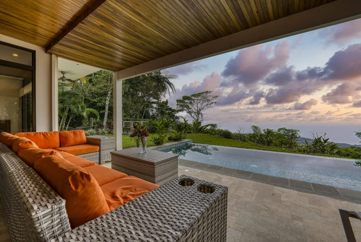 WHALE TAIL AND AMAZING OCEAN VIEWS 2 BEDROOM HOME FOR SALE, photo 6