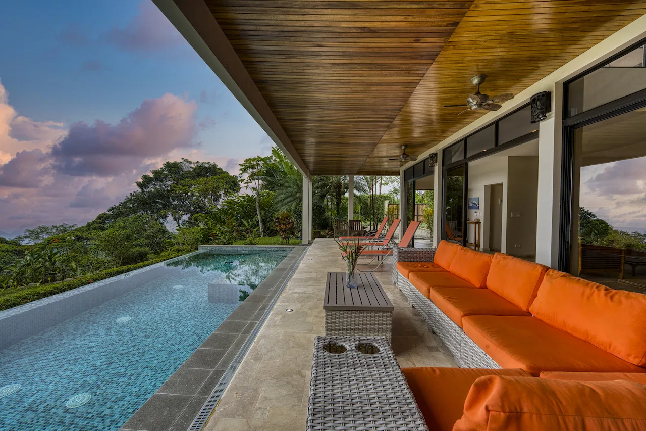 WHALE TAIL AND AMAZING OCEAN VIEWS 2 BEDROOM HOME FOR SALE, photo 7