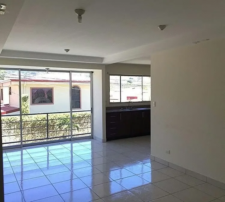 APARTAMENTO EN ALQUILER — SAN PABLO DE HEREDIA. Excelente ubicación, dentro de residencial, a aproximadamente 10 minutos de la Universidad Nacional, cerca del MasxMenos de San ...