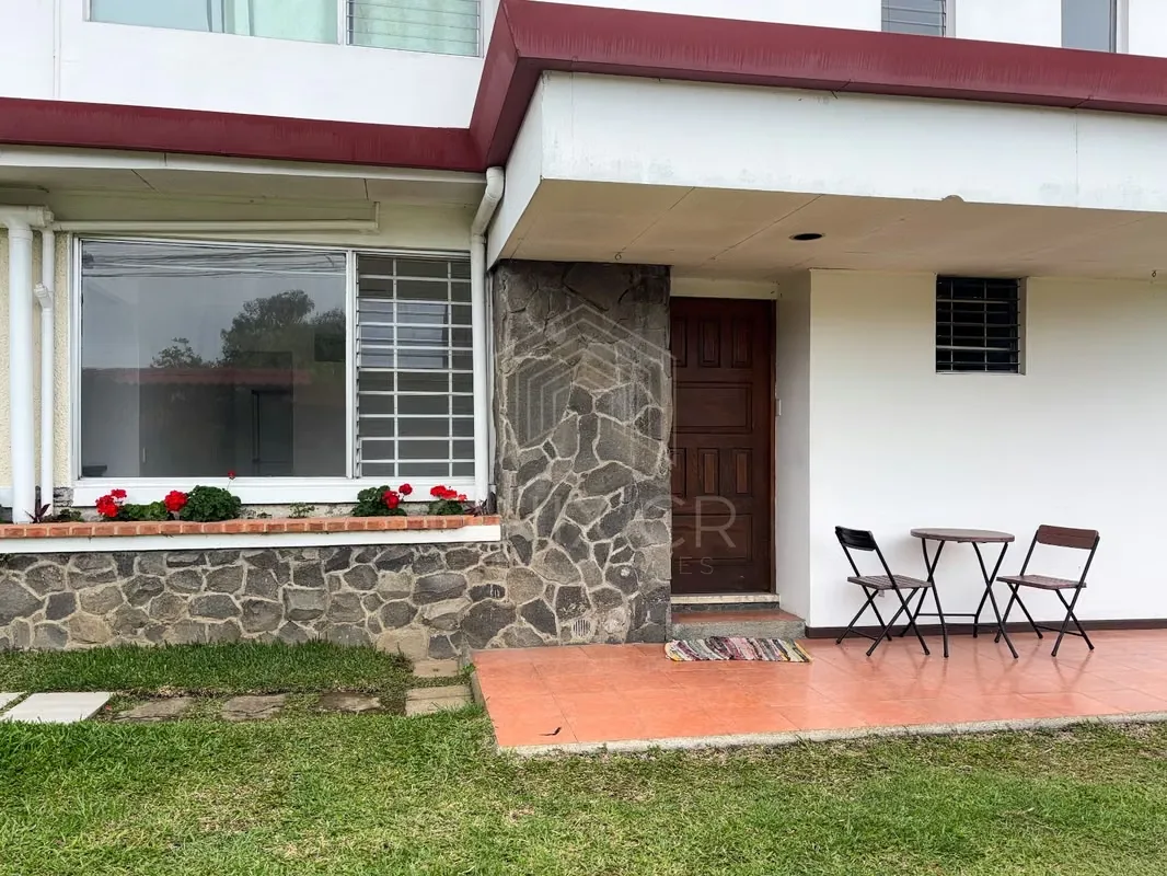 Si busca un apartamento práctico, ubicado en primer piso y con una habitación realmente amplia, esta es una excelente opción para vivir con comodidad en una zona de fácil acceso y ..., photo 2