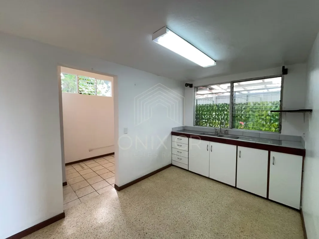 Si busca un apartamento práctico, ubicado en primer piso y con una habitación realmente amplia, esta es una excelente opción para vivir con comodidad en una zona de fácil acceso y ..., photo 5