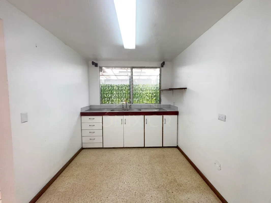 Si busca un apartamento práctico, ubicado en primer piso y con una habitación realmente amplia, esta es una excelente opción para vivir con comodidad en una zona de fácil acceso y ..., photo 6