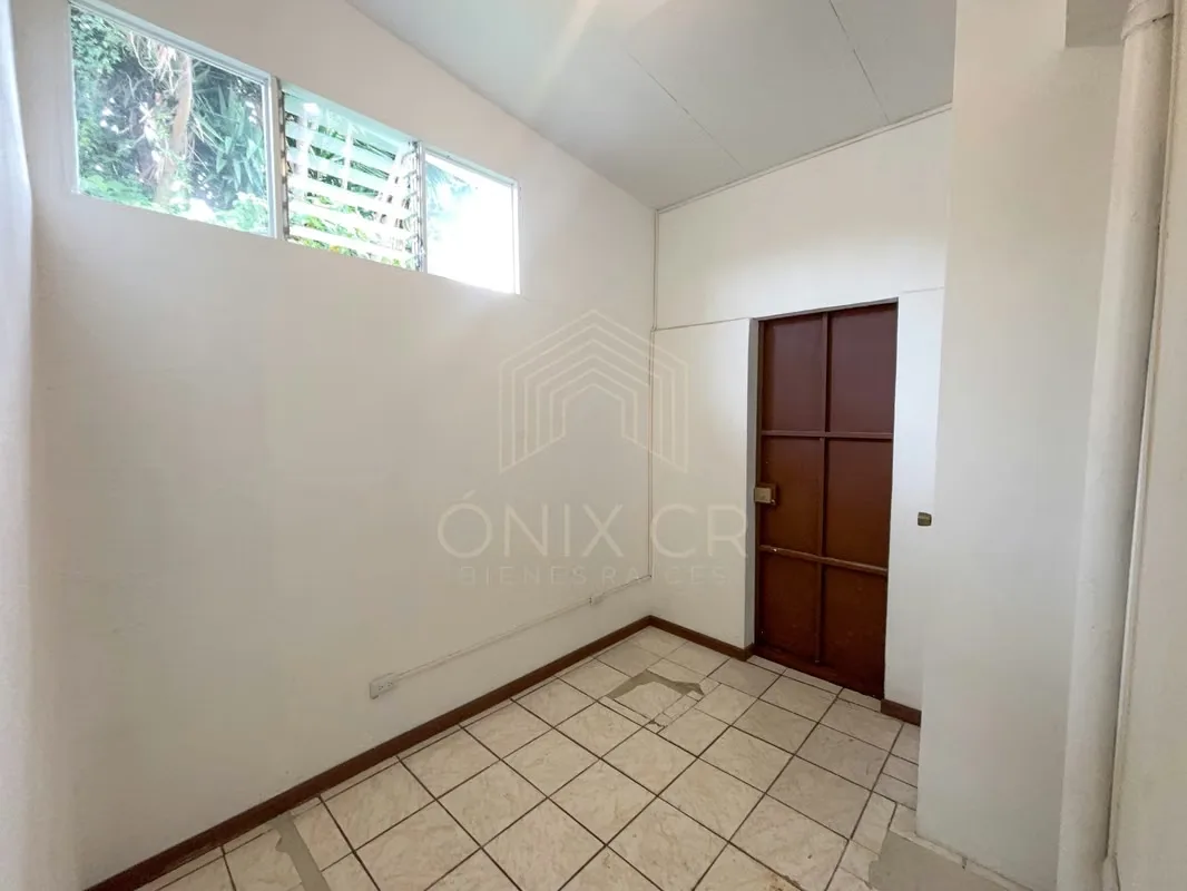 Si busca un apartamento práctico, ubicado en primer piso y con una habitación realmente amplia, esta es una excelente opción para vivir con comodidad en una zona de fácil acceso y ..., photo 8