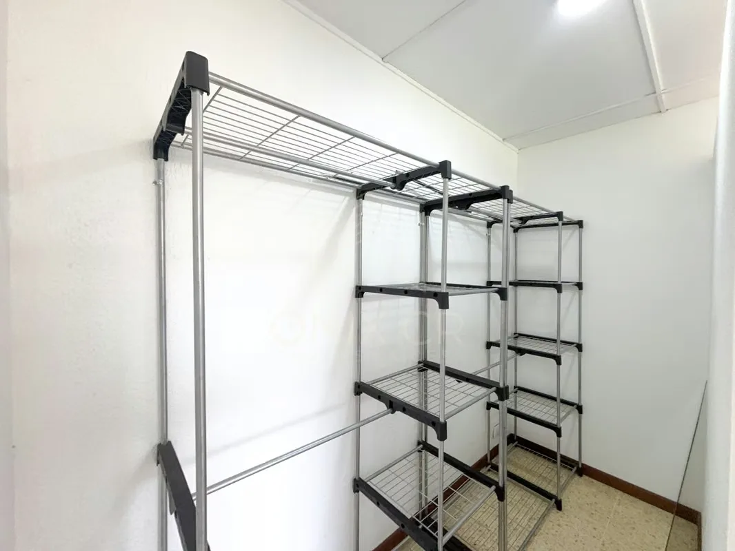 Si busca un apartamento práctico, ubicado en primer piso y con una habitación realmente amplia, esta es una excelente opción para vivir con comodidad en una zona de fácil acceso y ..., photo 10