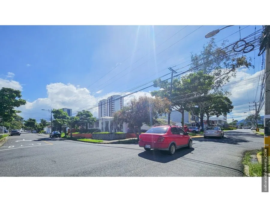 Propiedad esquinera Sabana para inversion rentada