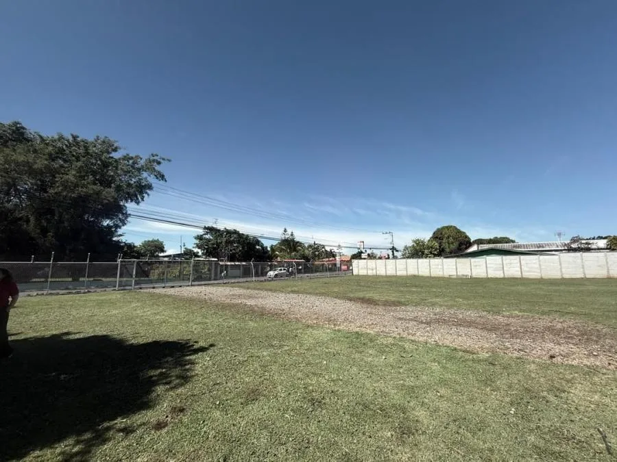 Alquiler de Amplio Lote en Guácima, Alajuela / Mls. 26-232 OFC JB - Alquiler / Renta en Guácima