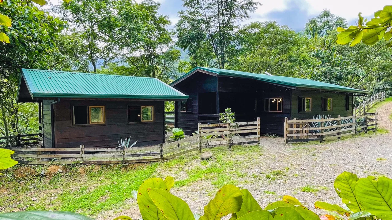 EXCLUSIVE MOUNTAIN RETREAT IN TRES RÍOS WITH OVER 6 ACRES OF NATURE – 6.29 ACRES, photo 2