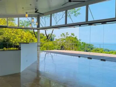 Una obra maestra de la modernidad con vista al mar dentro de una naturaleza serena, photo 8
