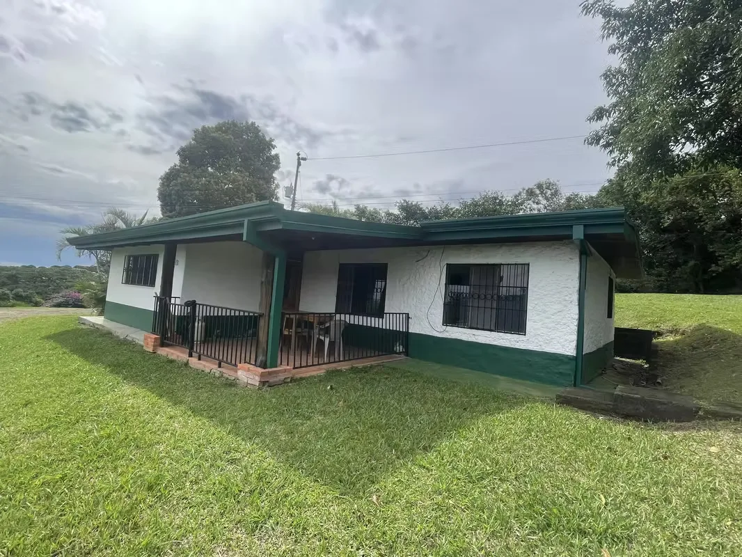 Hermosa y espaciosa casa colonial e independiente, ubicada dentro de una propiedad privilegiada: una auténtica finca de café en producción en una de las zonas más frescas y ..., photo 2