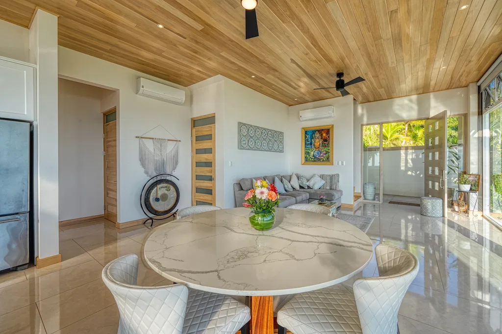 LUXURY 6 BEDROOM HOME WITH AMAZING OCEAN VIEW, photo 12