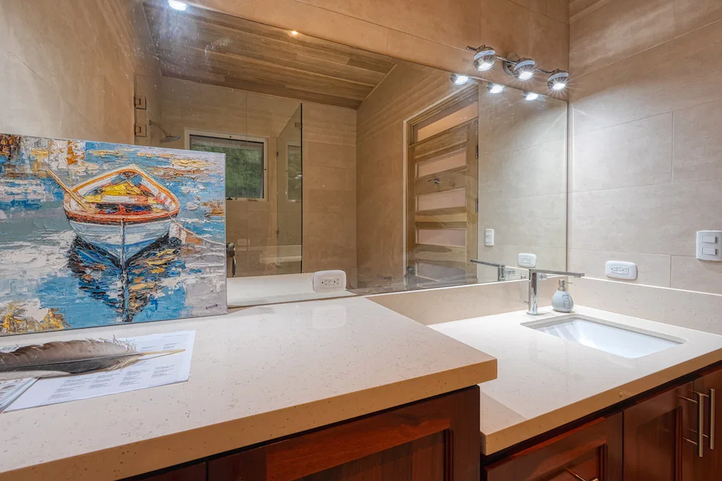 LUXURY 6 BEDROOM HOME WITH AMAZING OCEAN VIEW, photo 18