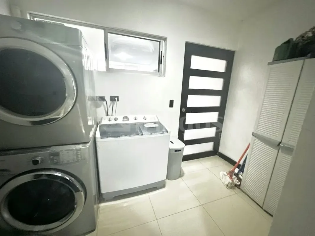 Ubicada en una zona residencial tranquila de Sabanilla, Montes de Oca, esta propiedad en condominio de 320 metros cuadrados de construcción sobre un lote de 252 metros cuadrados ofrece ..., photo 11