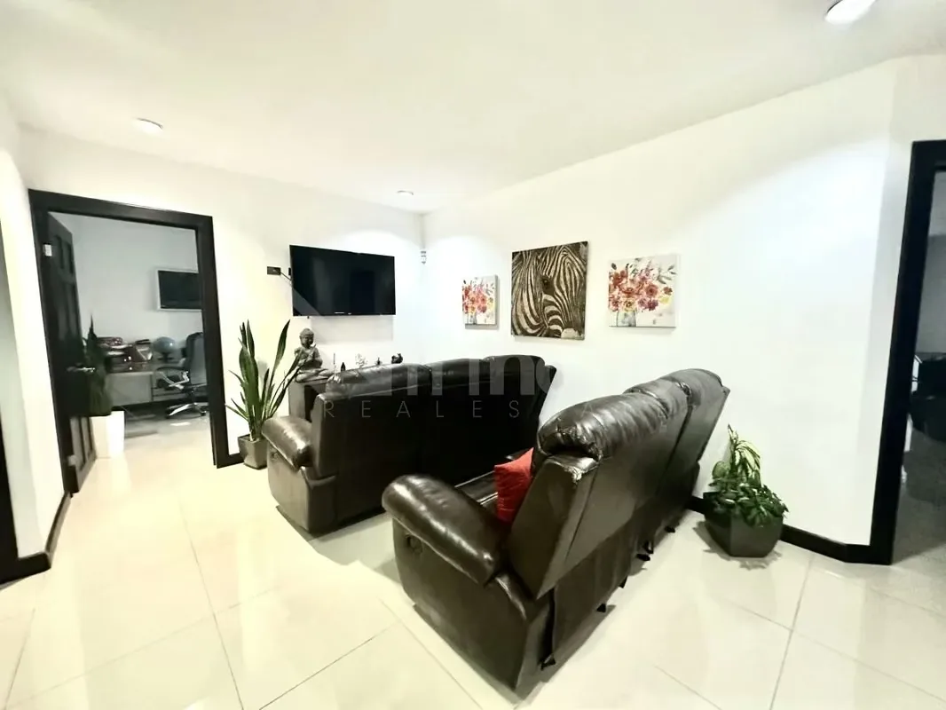 Ubicada en una zona residencial tranquila de Sabanilla, Montes de Oca, esta propiedad en condominio de 320 metros cuadrados de construcción sobre un lote de 252 metros cuadrados ofrece ..., photo 12