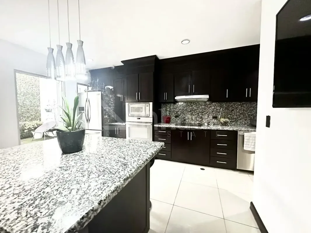 Ubicada en una zona residencial tranquila de Sabanilla, Montes de Oca, esta propiedad en condominio de 320 metros cuadrados de construcción sobre un lote de 252 metros cuadrados ofrece ..., photo 7
