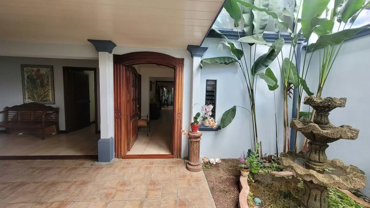 SALE HOUSE 2 FLOORS IN RESIDENTIAL HIGHMONTE, GRANADILLA, CURRIDABAT
