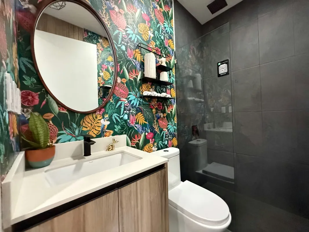 Un espacio práctico con distribución abierta que integra cocina, sala y área de descanso. Una opción para ..., photo 4