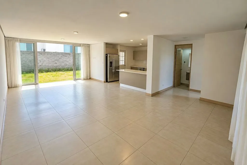 CASA EN ALQUILER | CONDOMINIO 3-10 – GUACHIPELÍN, ESCAZÚ