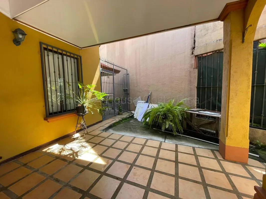 Sala, comedor integrado, Cocina, 3 Habitaciones, 2 banos completos, terraza, cuarto de pilas ..., photo 2