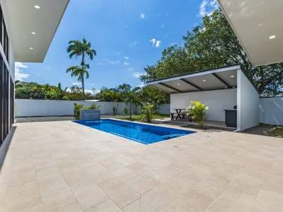 Nueva villa de 3 dormitorios y 2 baños con amplios jardines, photo 3