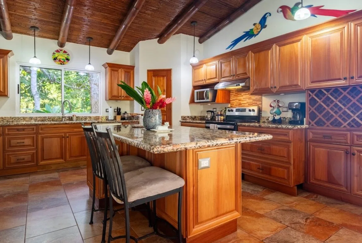 PROPERTY WITH THREE BEDROOMS AND OCEAN FRONT VIEWS, IN PUERTO NUEVO – 5.8 ACRES, photo 13