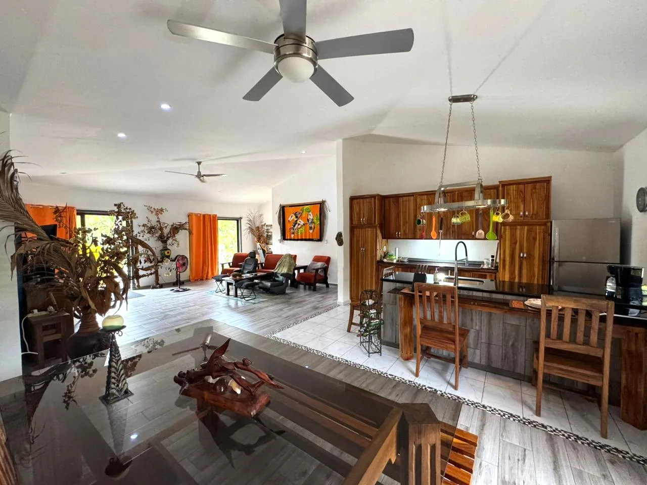 Casa Amarilla -Beautiful Concrete Home for Sale in Cabo Blanco de Lepanto, photo 11