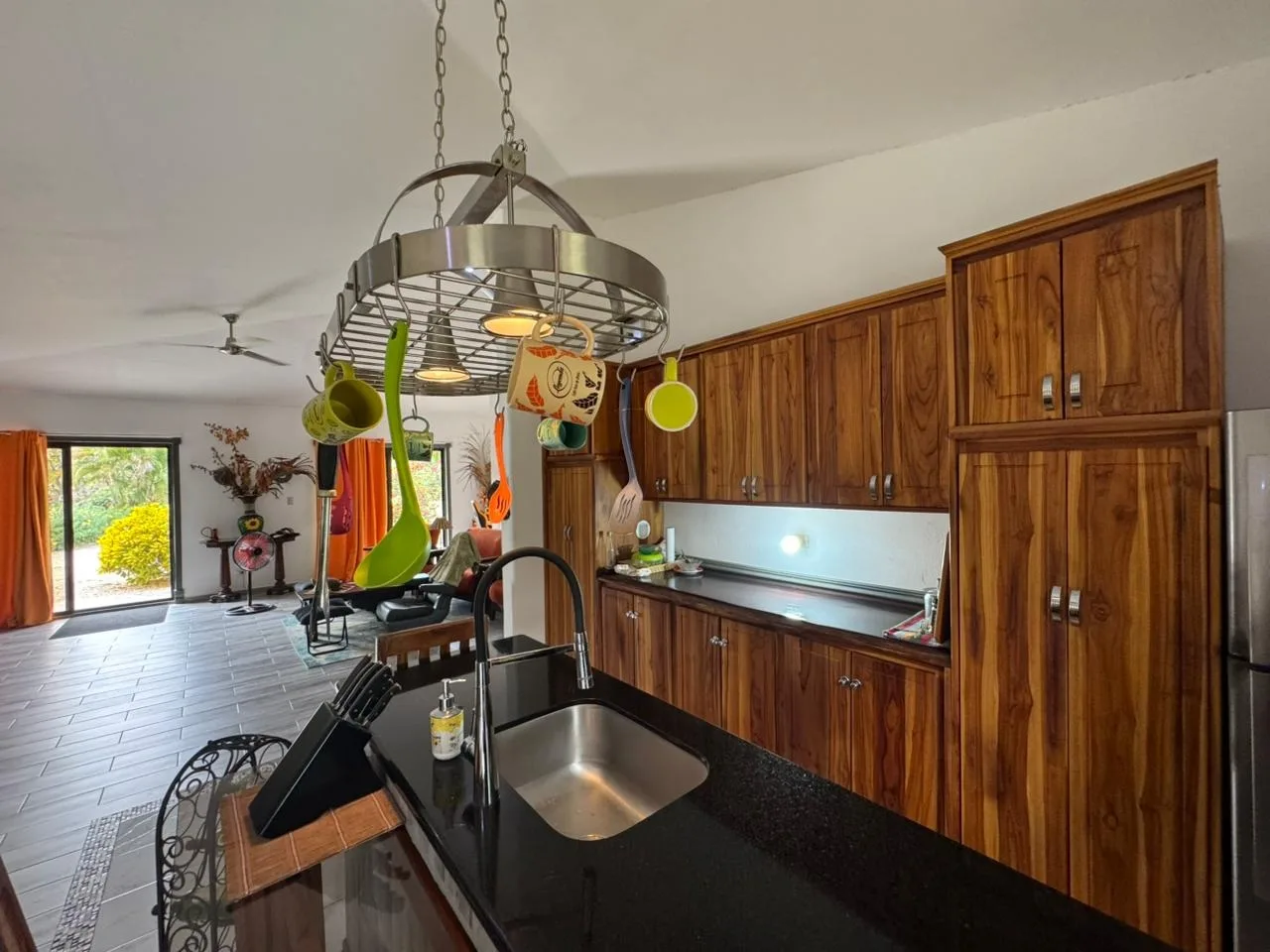 Casa Amarilla -Beautiful Concrete Home for Sale in Cabo Blanco de Lepanto, photo 7