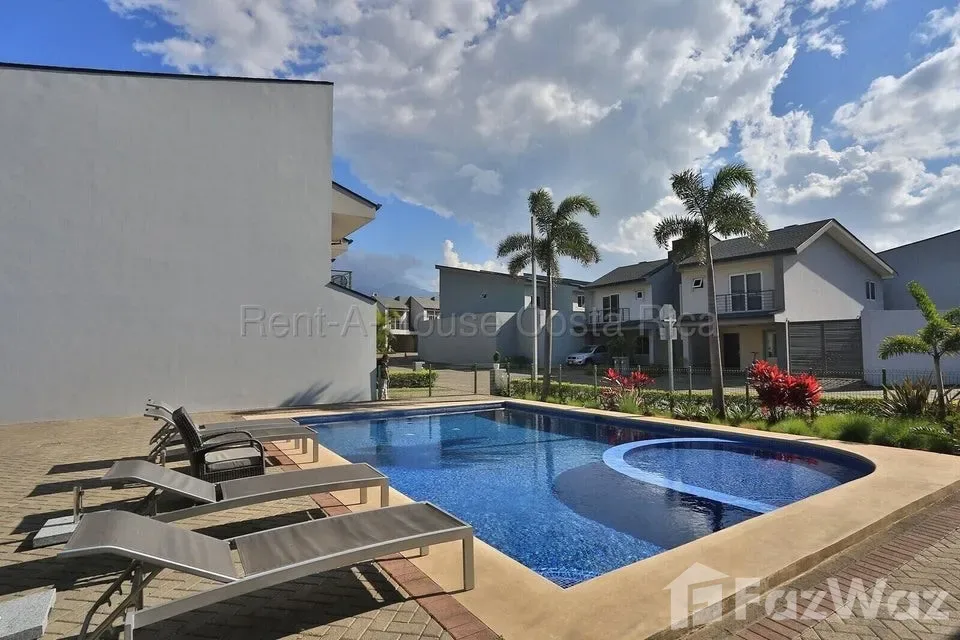 3 Bedroom House for Rent at Escazú San Rafael for $2,200/mo