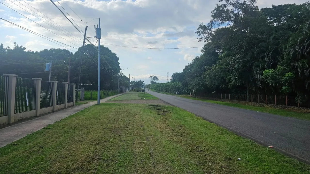 Localizada a 5 km del centro de Esparza, donde hay supermercados, farmacias y centros ...