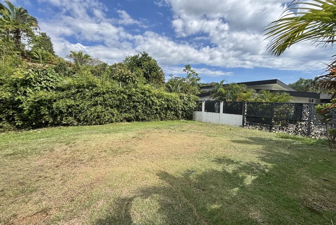 BUILDING PROPERTY IN THE MIDDLE OF THE TOWN, IN BAHIA BALLENA – 0.10 ACRES, photo 14