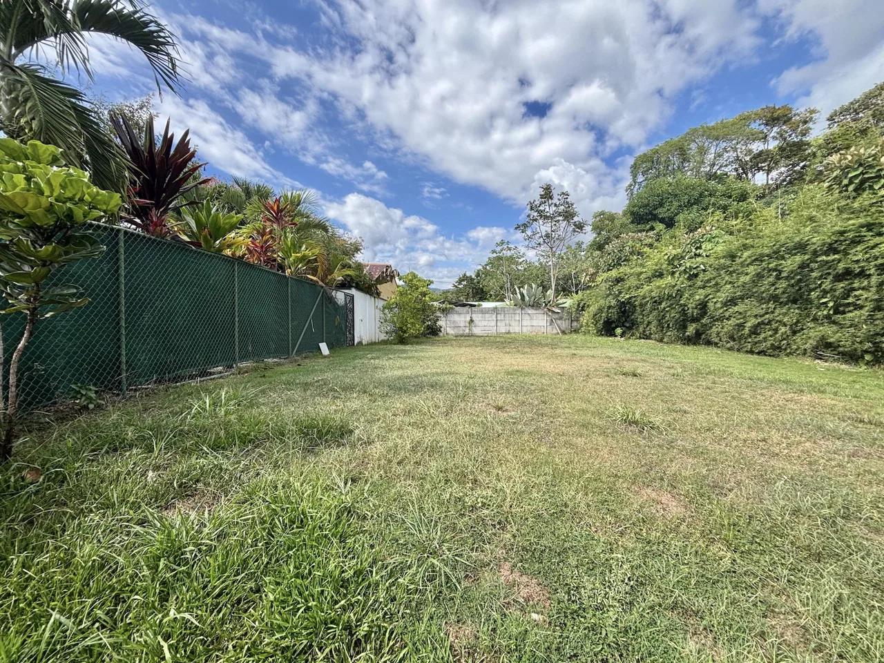 BUILDING PROPERTY IN THE MIDDLE OF THE TOWN, IN BAHIA BALLENA – 0.10 ACRES, photo 15