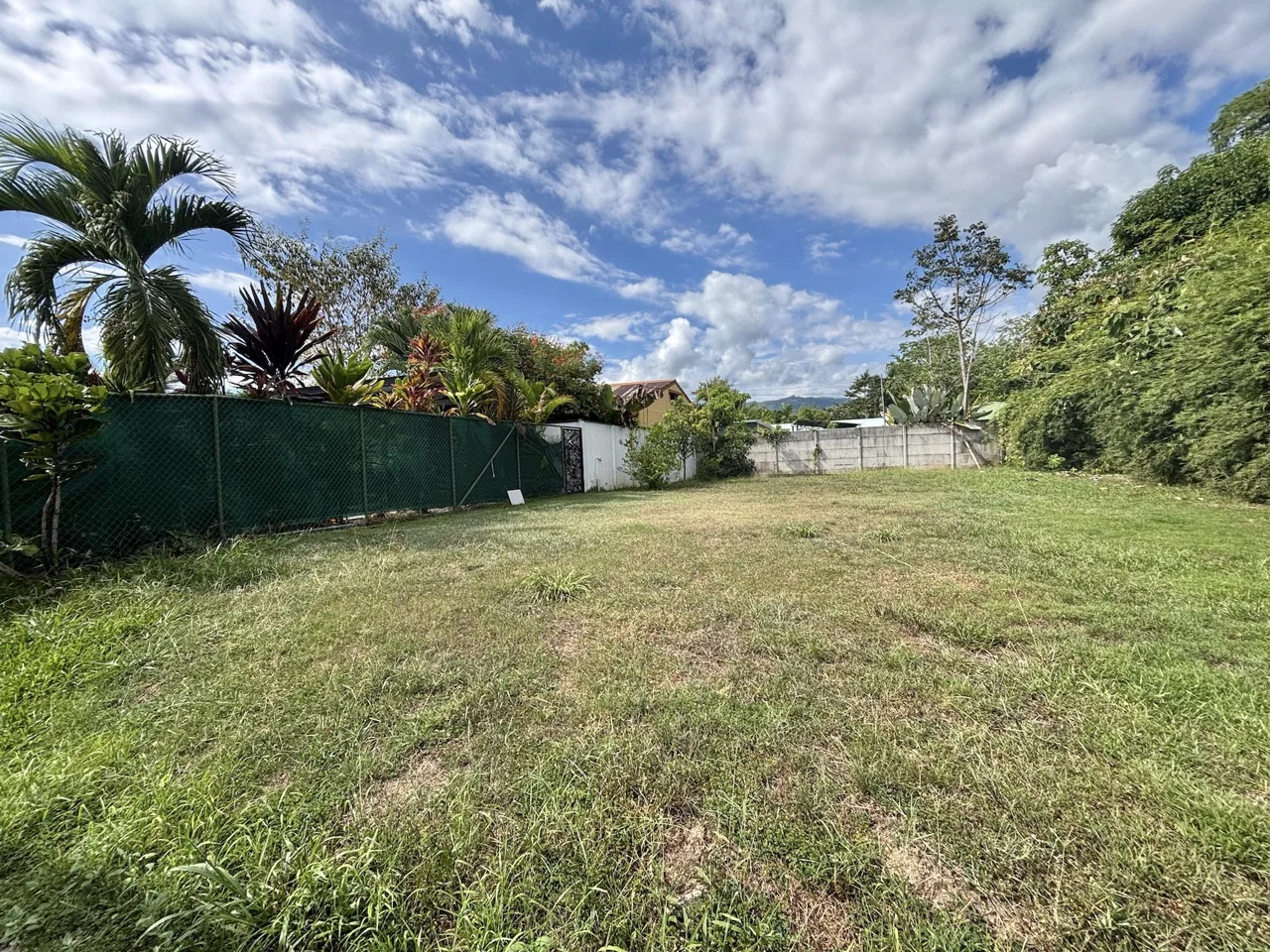 BUILDING PROPERTY IN THE MIDDLE OF THE TOWN, IN BAHIA BALLENA – 0.10 ACRES, photo 17