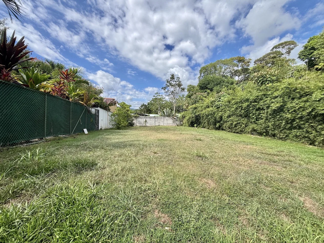 BUILDING PROPERTY IN THE MIDDLE OF THE TOWN, IN BAHIA BALLENA – 0.10 ACRES, photo 19