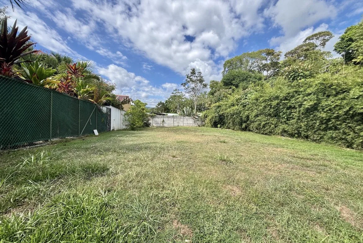BUILDING PROPERTY IN THE MIDDLE OF THE TOWN, IN BAHIA BALLENA – 0.10 ACRES, photo 20