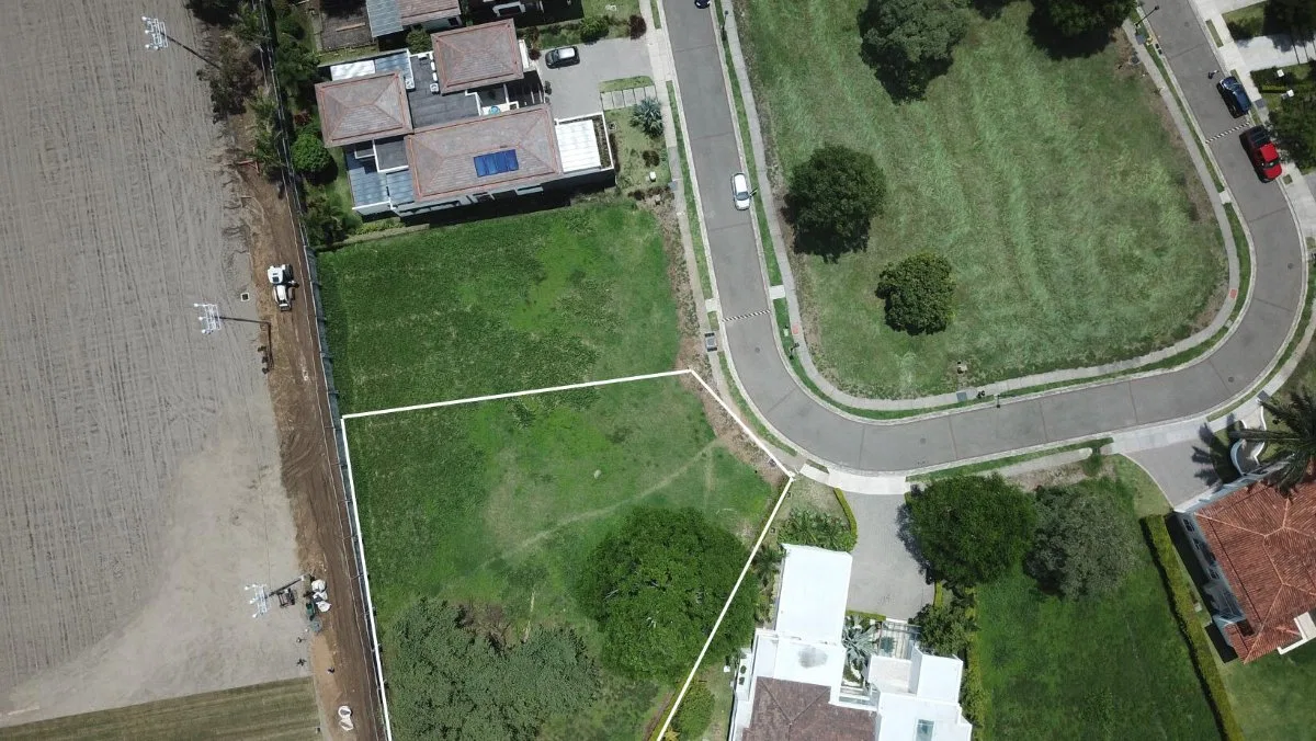 Se vende lote en Uruca Santa Ana 25-1426 - Venta en Santa Ana