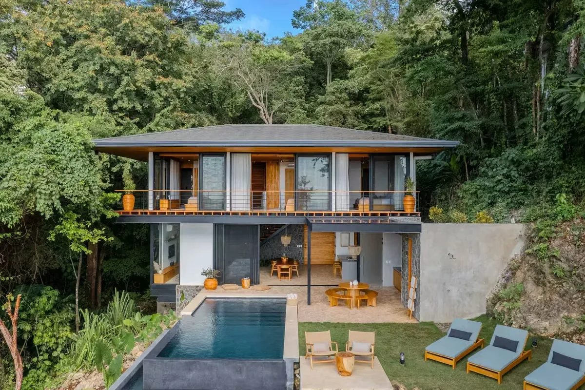 Discover this exquisite 3-bedroom, 3.5-bathroom villa, a newly constructed masterpiece (2023) offering 280 sqm of sophisticated living space ...