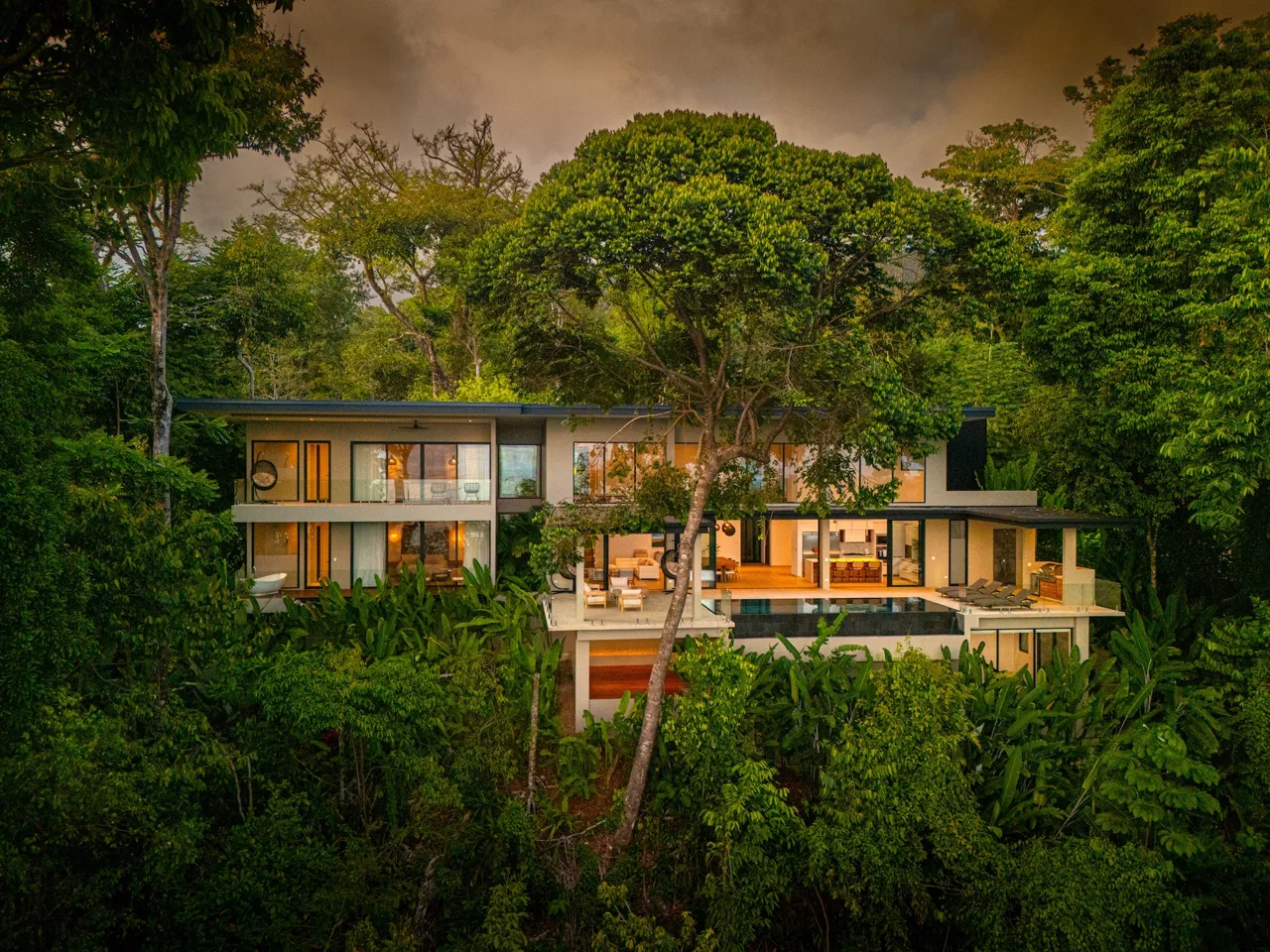 CASA COLIBRI LUXURY PROPERTY WITH FOUR BEDROOMS AND PANORAMIC OCEAN VIEWS, IN PLAYA HERMOSA – 1 ACRES, photo 2
