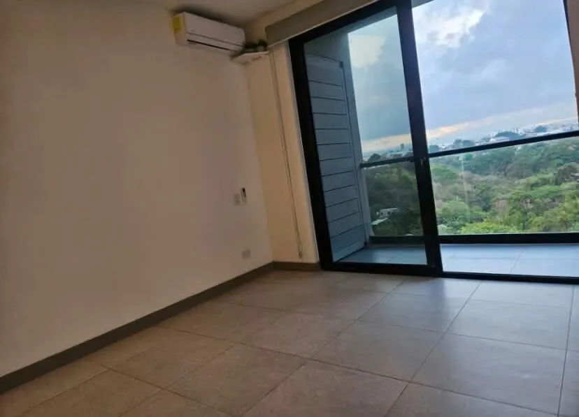 Alquiler de moderno apartamento nuevo de 2 hab. Condominio Núcleo, Sabana., photo 4