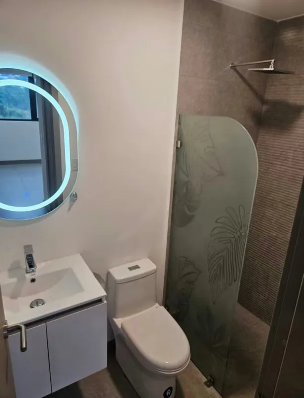 Alquiler de moderno apartamento nuevo de 2 hab. Condominio Núcleo, Sabana., photo 5