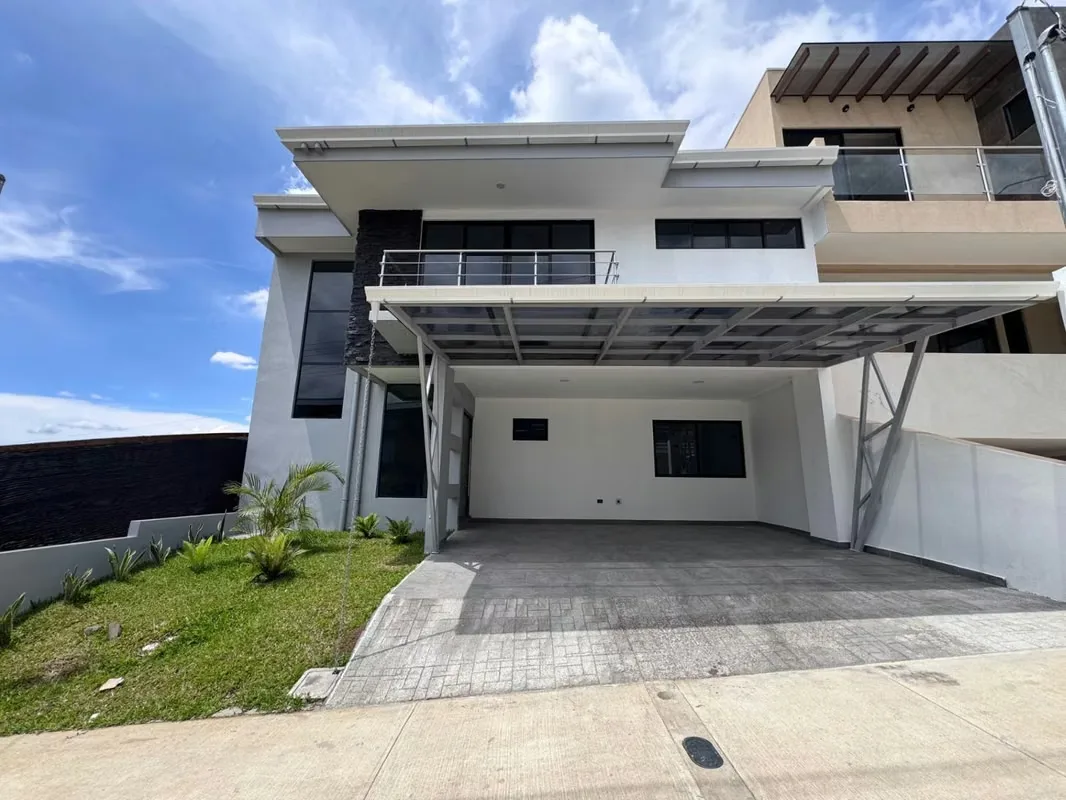 Extraordinaria casa a estrenar en Condominio Acqua ubicado en San Juan de la Unión dentro del ambicioso proyecto Magna Via con muy fácil acceso y facilidades a su ...