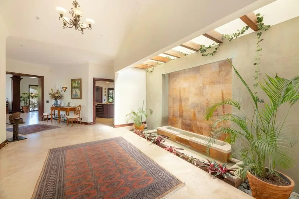 Ubicada en el exclusivo Condominio Jaragua, en Brasil de Mora, esta espectacular residencia ofrece el equilibrio perfecto entre privacidad, naturaleza y comodidad. Si sueñas con vivir ..., photo 16